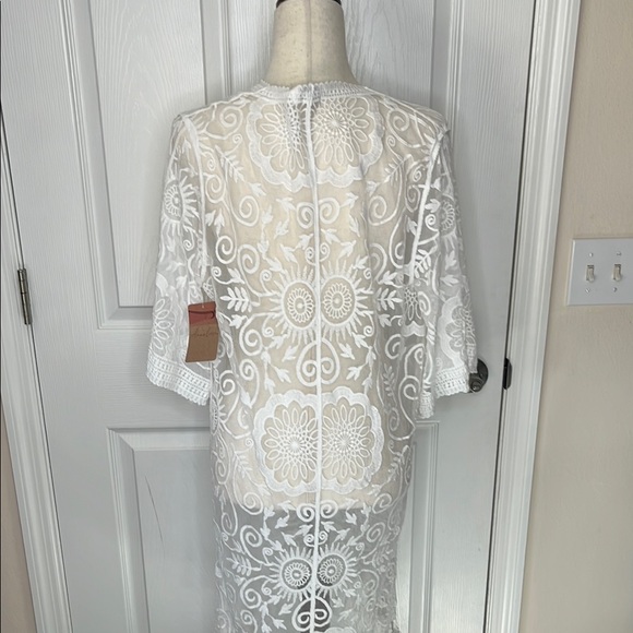 White Lace Kimono - Picture 4 of 9